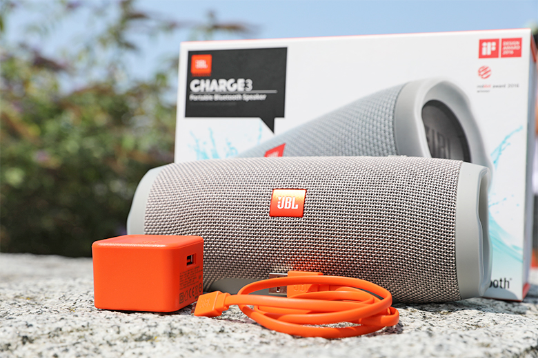 JBL Charge 3 Review | The Master Switch